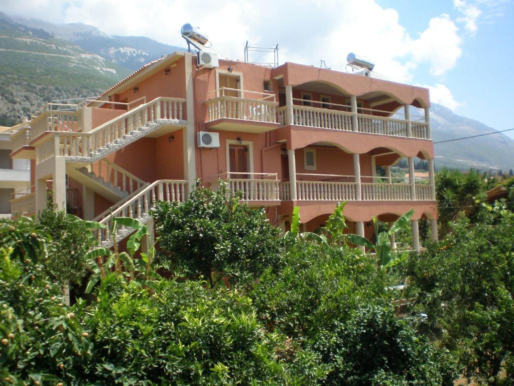 Marinos Studios At Lourdata Village Exterior foto