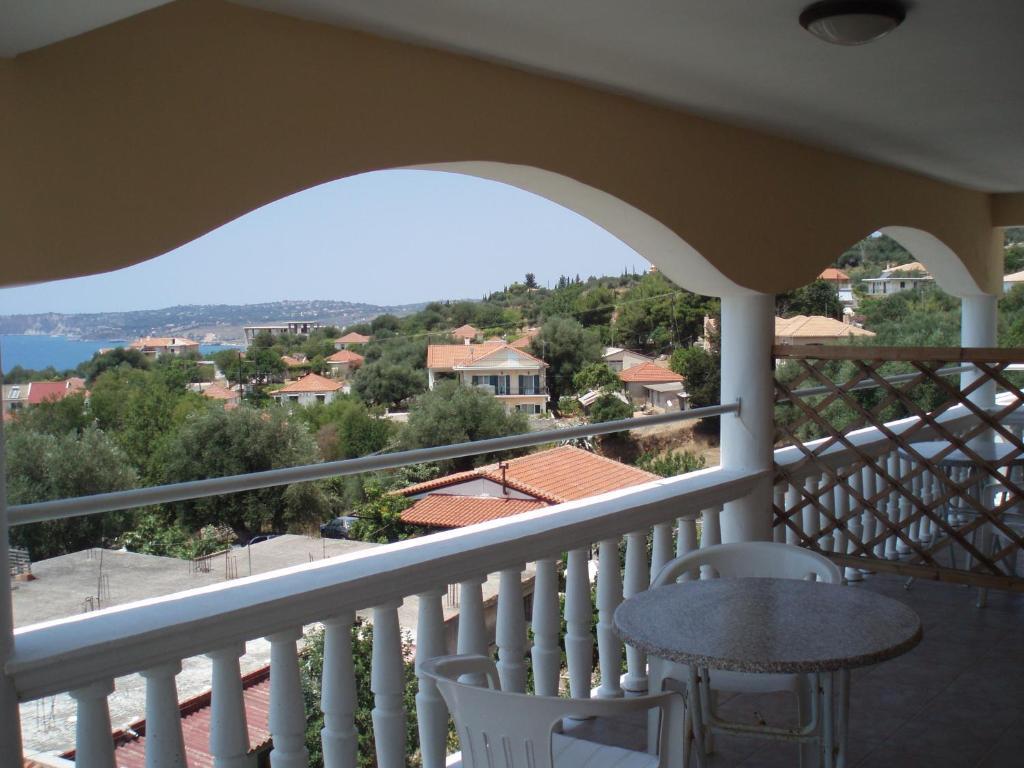 Marinos Studios At Lourdata Village Exterior foto