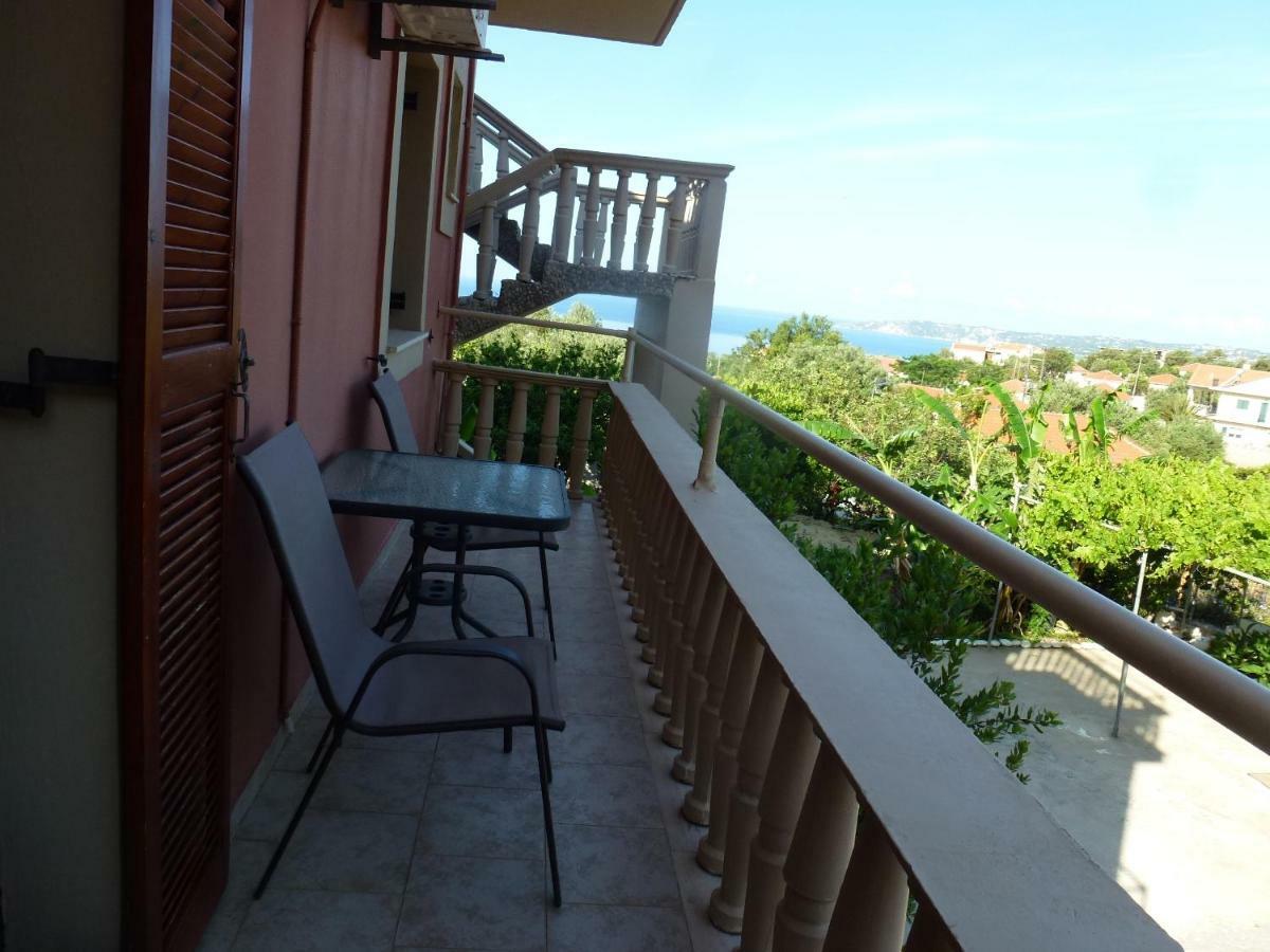 Marinos Studios At Lourdata Village Exterior foto
