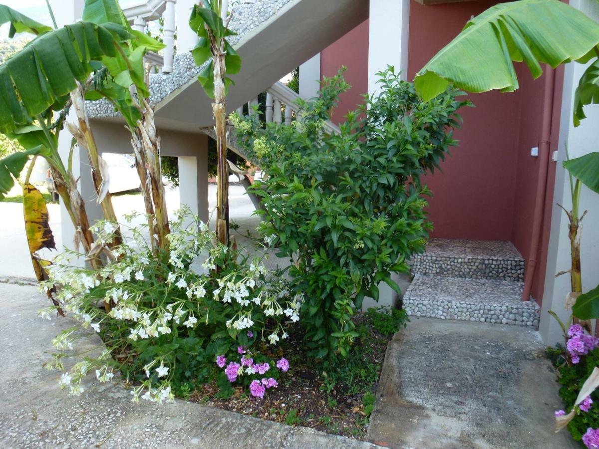 Marinos Studios At Lourdata Village Exterior foto